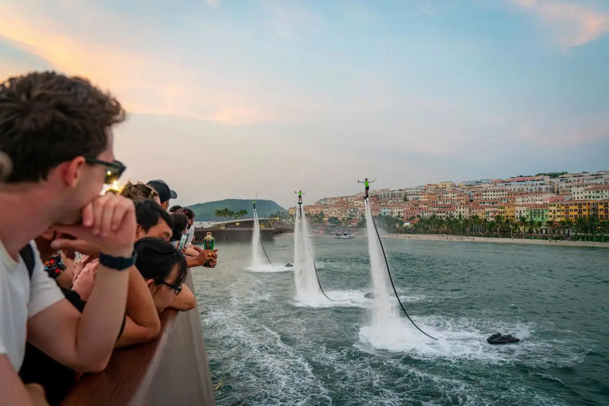 Tour nghỉ lễ Quốc khánh: Chọn Đà Nẵng, Phú Quốc hay điểm đến mới để tối ưu ngân sách