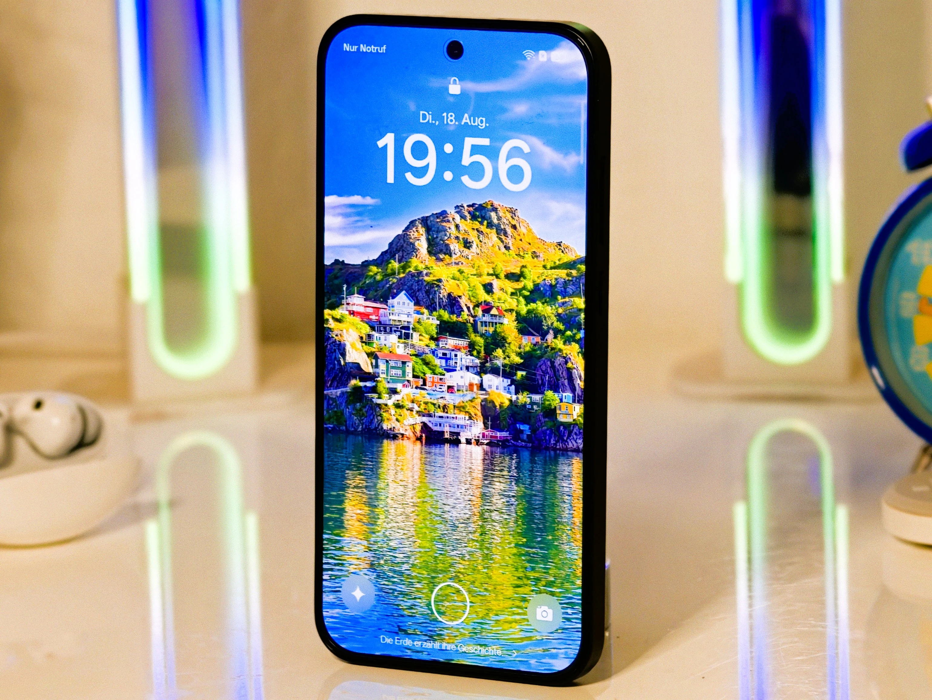 Oppo Reno 16 5G: Camera tele 50MP có xứng ở tầm giá 19 triệu?