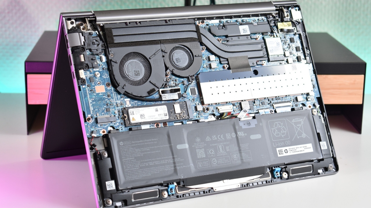 HP ZBook 8 G2a 14 vs EliteBook 8 G2a 14 AI: chọn laptop nhẹ cho dân chuyên