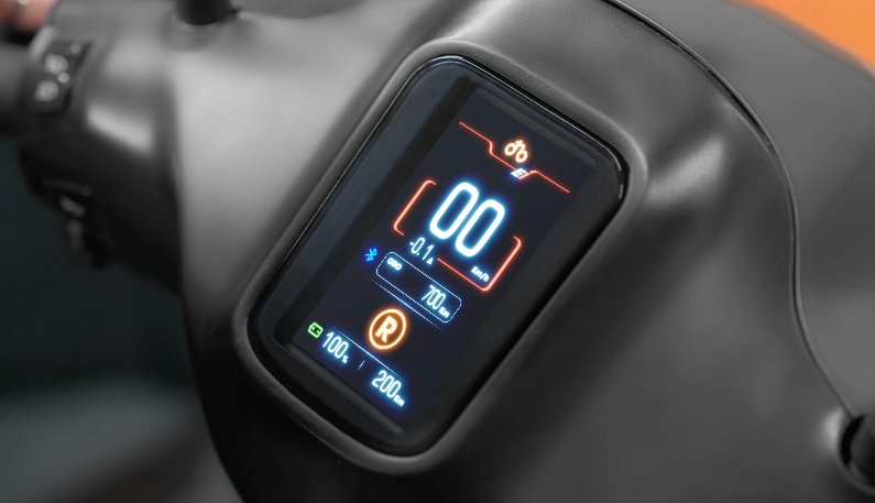 Xe máy điện dưới 30 triệu: sạc nhanh hay retro?