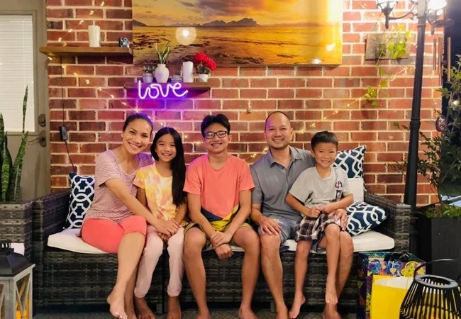 Tuấn Hưng đưa gia đình sang Mỹ: hợp đồng giải trí hải ngoại đang viết lại giấc mơ ca sĩ Việt?