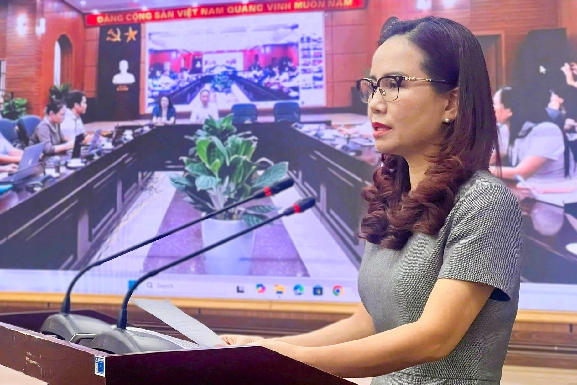 Sách giáo khoa miễn phí: Địa phương đi trước, ai được lợi?