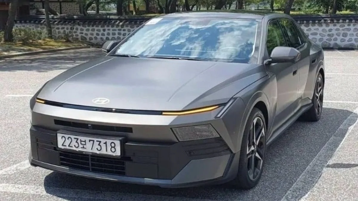Hyundai Elantra lột xác: cơ bắp, hybrid 1.6 và Gleo AI