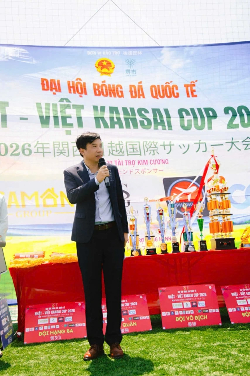 Bóng đá gắn kết cộng đồng: Từ Busan đến Osaka