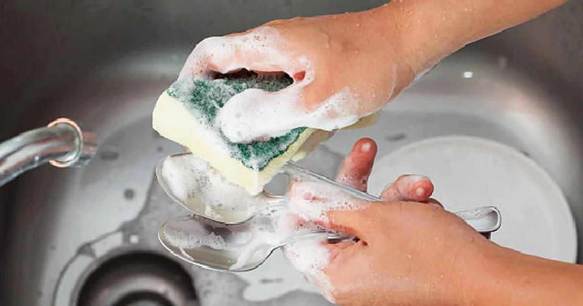 Vi nhựa từ vật dụng hằng ngày: Nguy cơ âm thầm trong nhà bếp