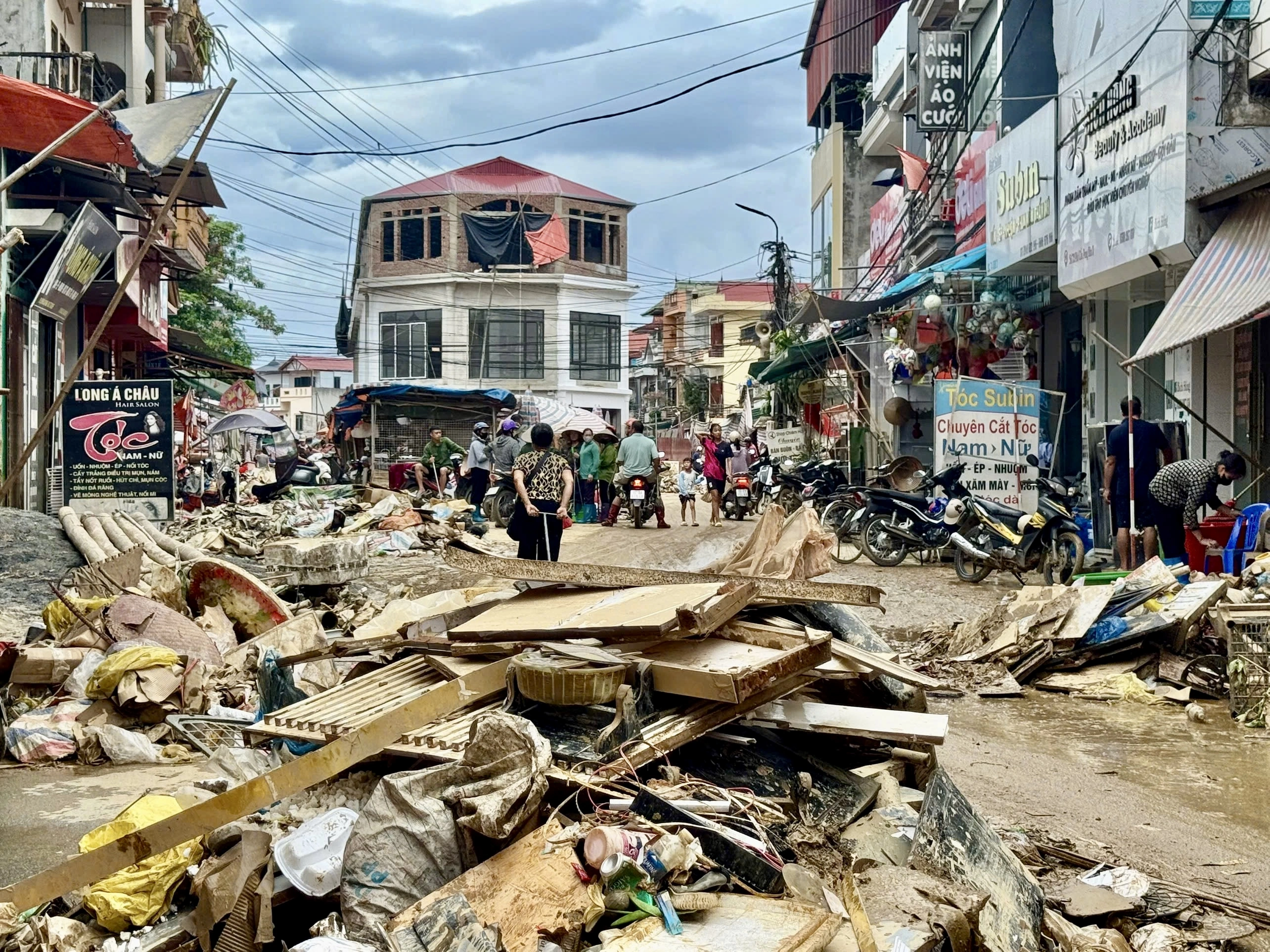 Sau lũ lụt: Những bước phải làm ngay để nhà an toàn trở lại