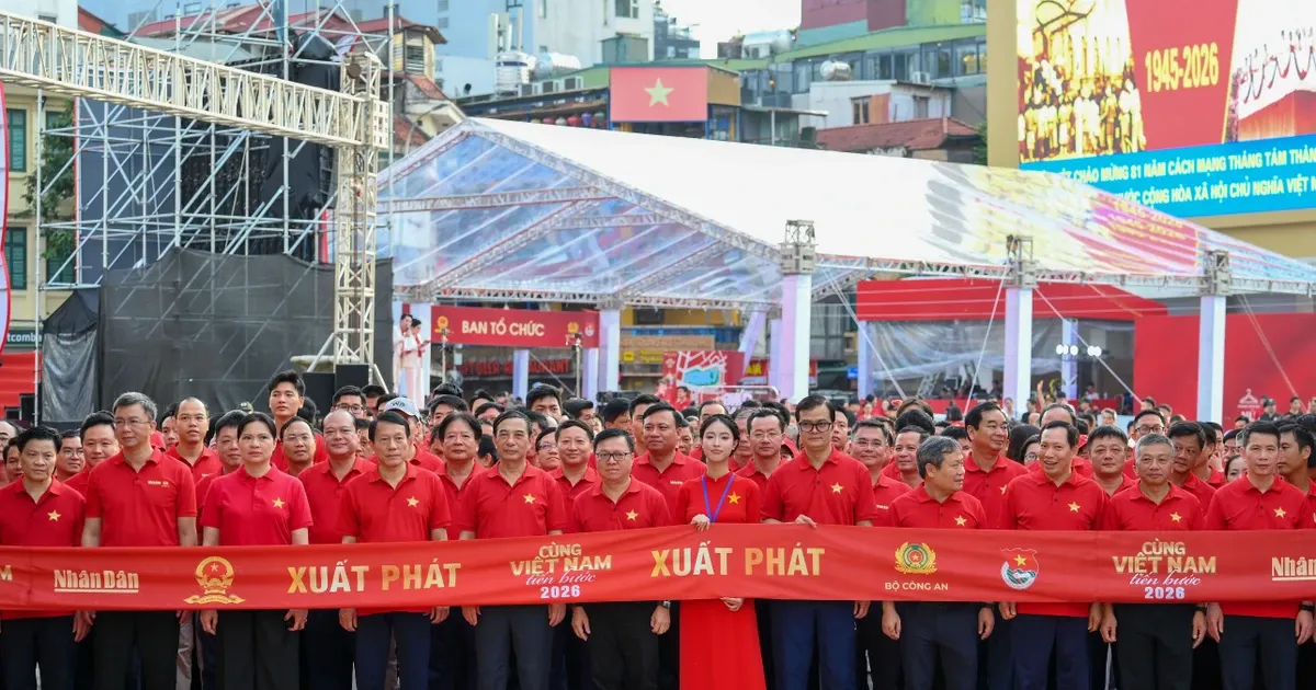 Chương trình “Cùng Việt Nam tiến bước” khởi động hành trình kết nối toàn quốc
