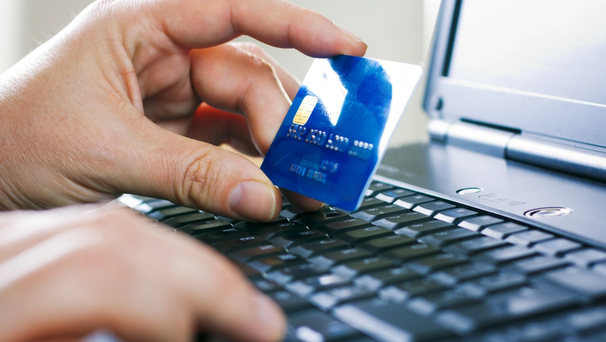 ChatGPT, Claude, Gemini: Đâu là AI miễn phí đáng dùng nhất?