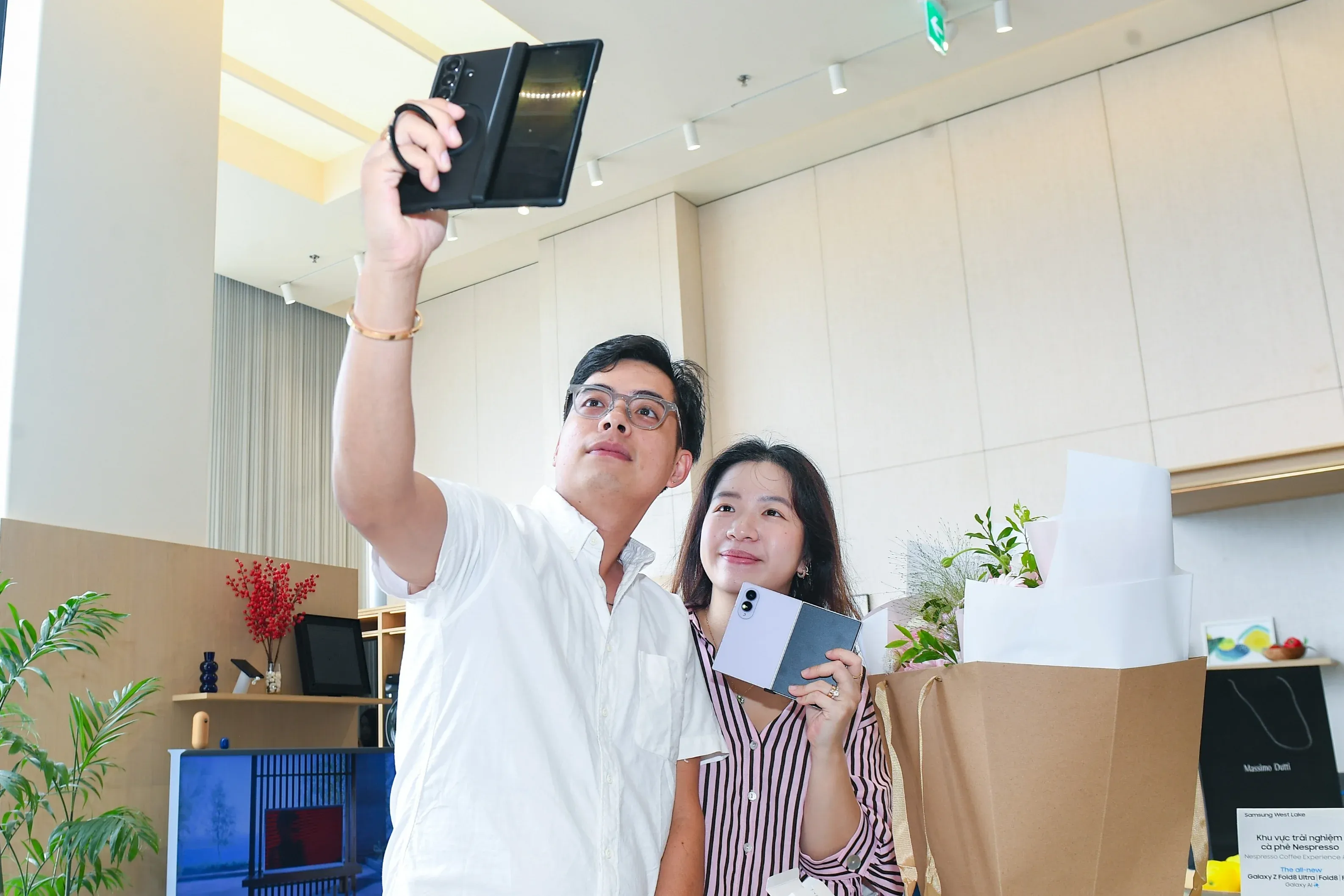 Galaxy Z Flip8: từ điện thoại thời trang thành điện thoại gập thực dụng