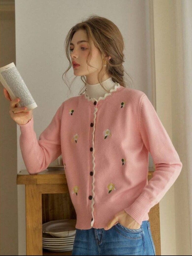 Từ phòng ngủ lên sàn diễn: Nội y và corset định nghĩa lại Thu Đông