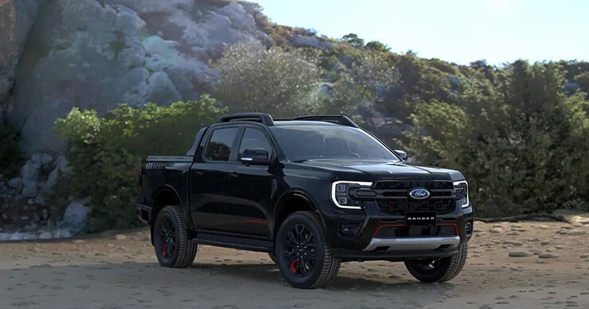 Ford Ranger so với bán tải cỡ trung: Bi-Turbo, an toàn và giá lăn bánh có xứng đáng?