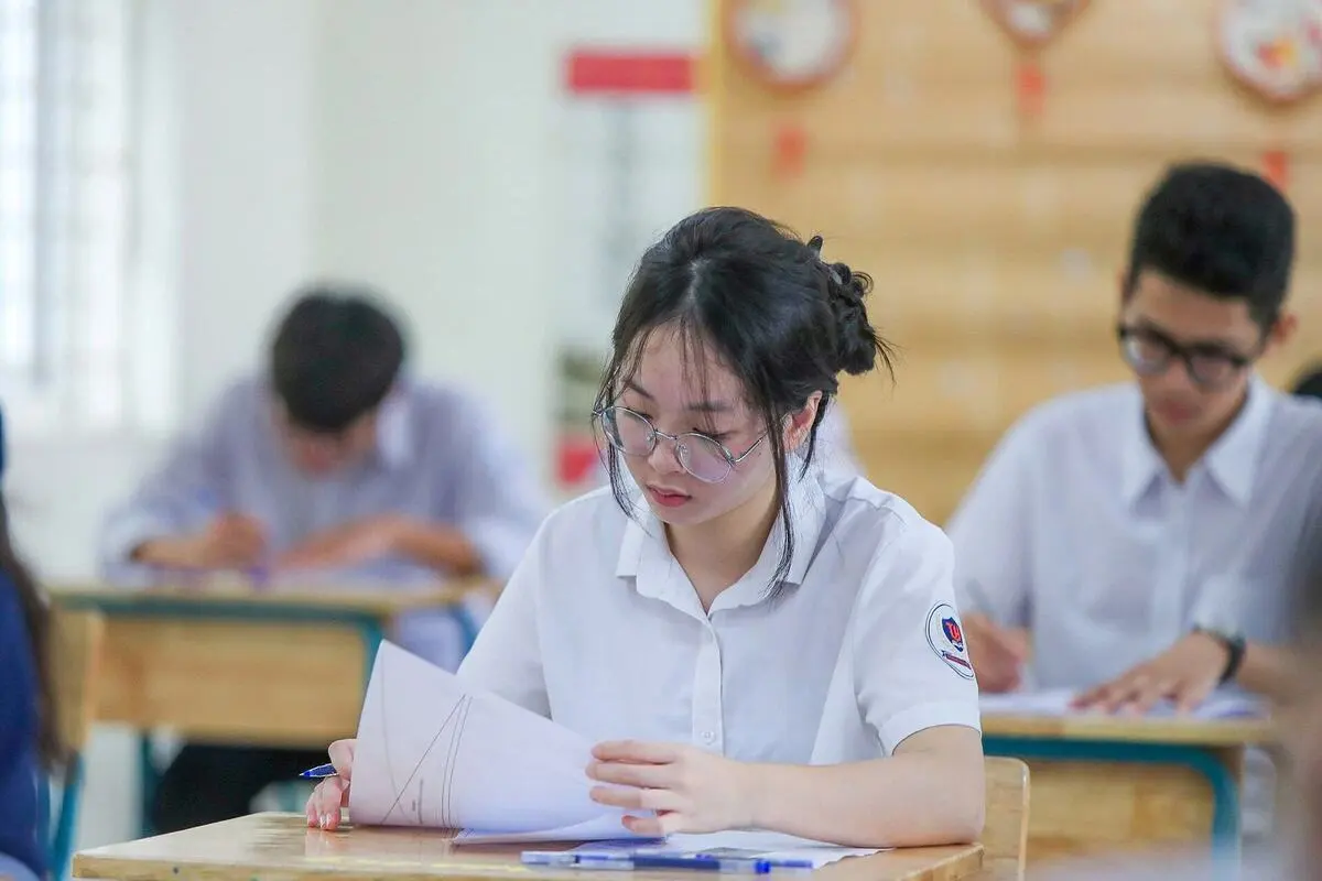 Hà Nội đổi mới tuyển sinh lớp 10: Giảm áp lực nhưng không giảm công bằng