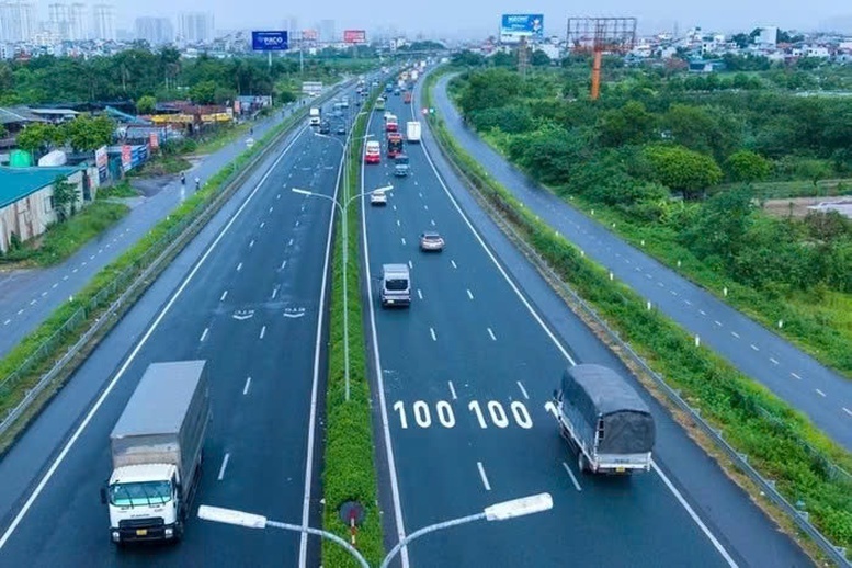 Từ 27/8: Camera phạt lỗi không giữ khoảng cách an toàn trên cao tốc