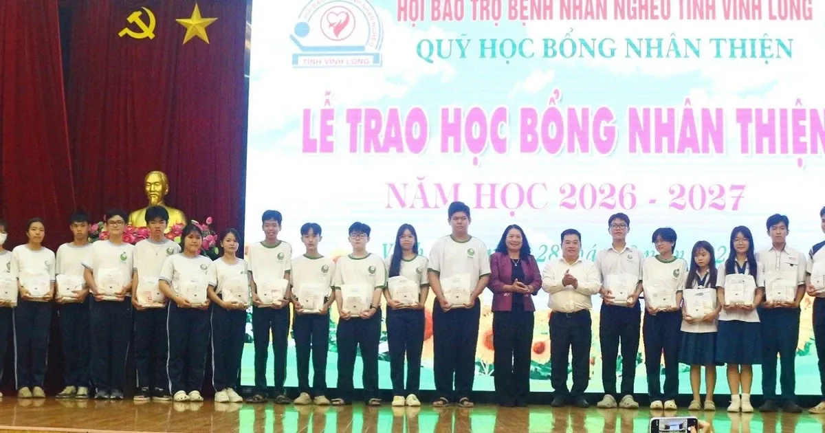 320 suất học bổng Nhân Thiện: bước đệm cho học sinh khó khăn