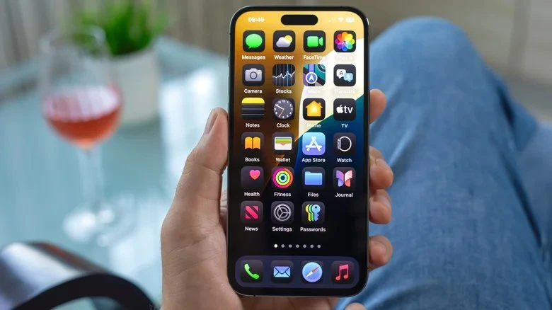 iPhone 15 giảm giá tới 2,4 triệu: Nên mua ngay hay chờ?