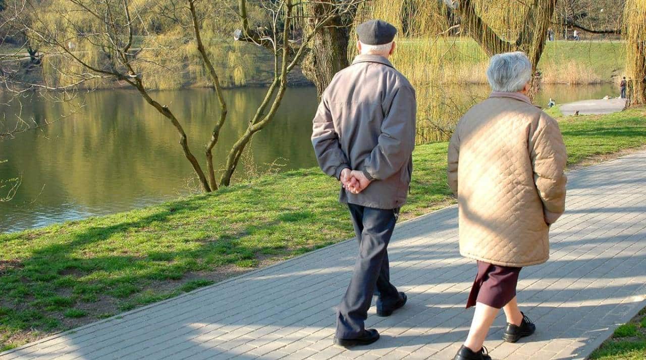 Dáng đi tiết lộ nguy cơ Alzheimer trước khi trí nhớ suy giảm