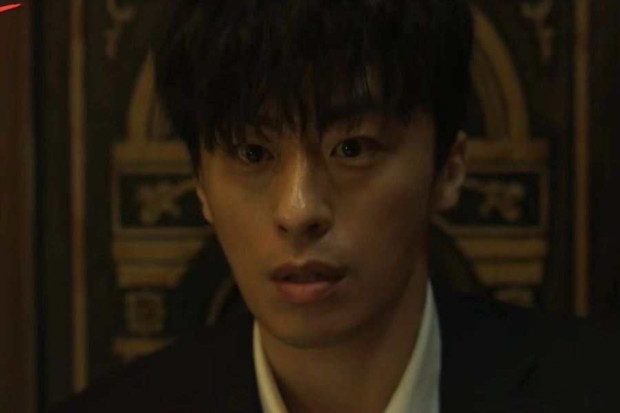 Koo Kyung-hwan và cú lột xác siêu nhiên trong Reawaken Man: The Red