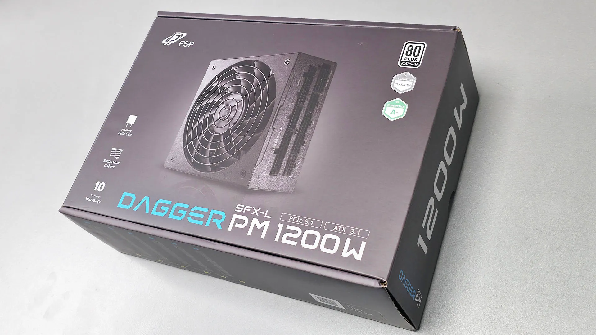 Nguồn Điện 1000W+ Với Bảo Vệ Nhiệt: Corsair RM1000e vs FSP DAGGER PM 1200W