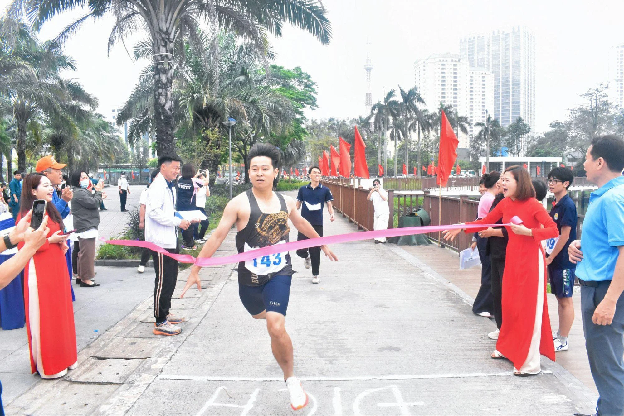 Giải chạy Báo Hànộimới lần thứ 51 – Ngày hội điền kinh cộng đồng vì hòa bình