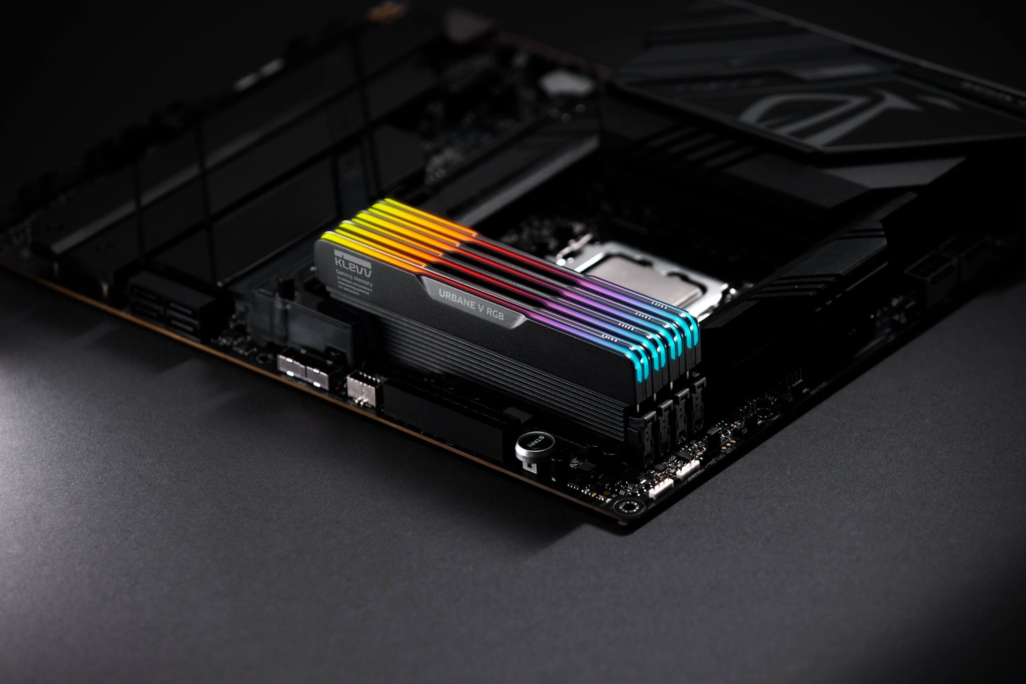 KLEVV CRAS V RGB và URBANE V RGB: RAM DDR5 8400 MT/s cho game thủ và overclocker