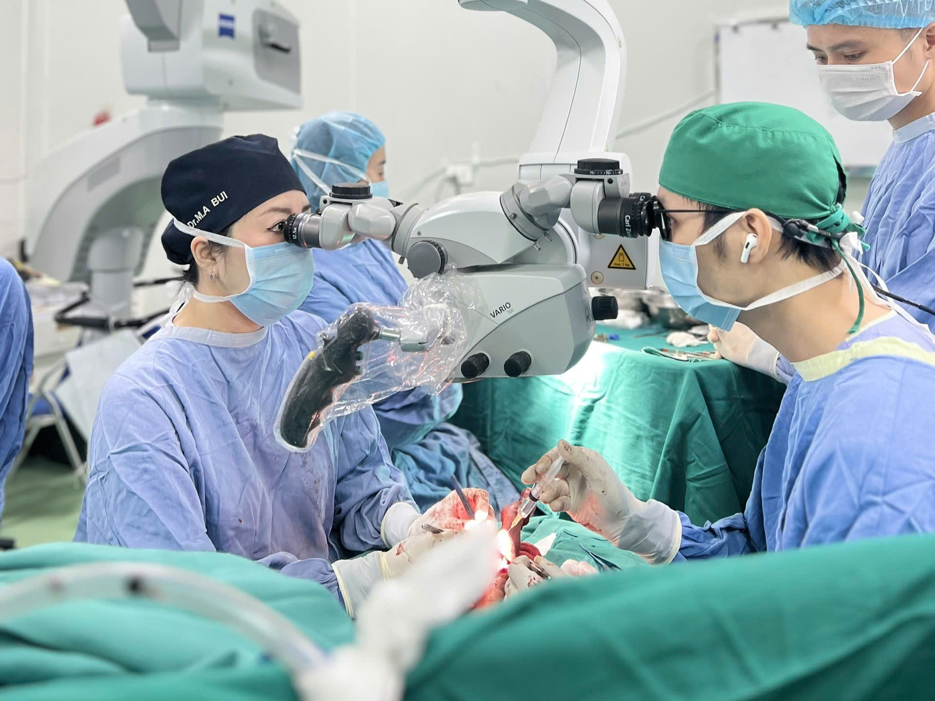 Từ 7 năm liệt mặt đến nụ cười tự nhiên