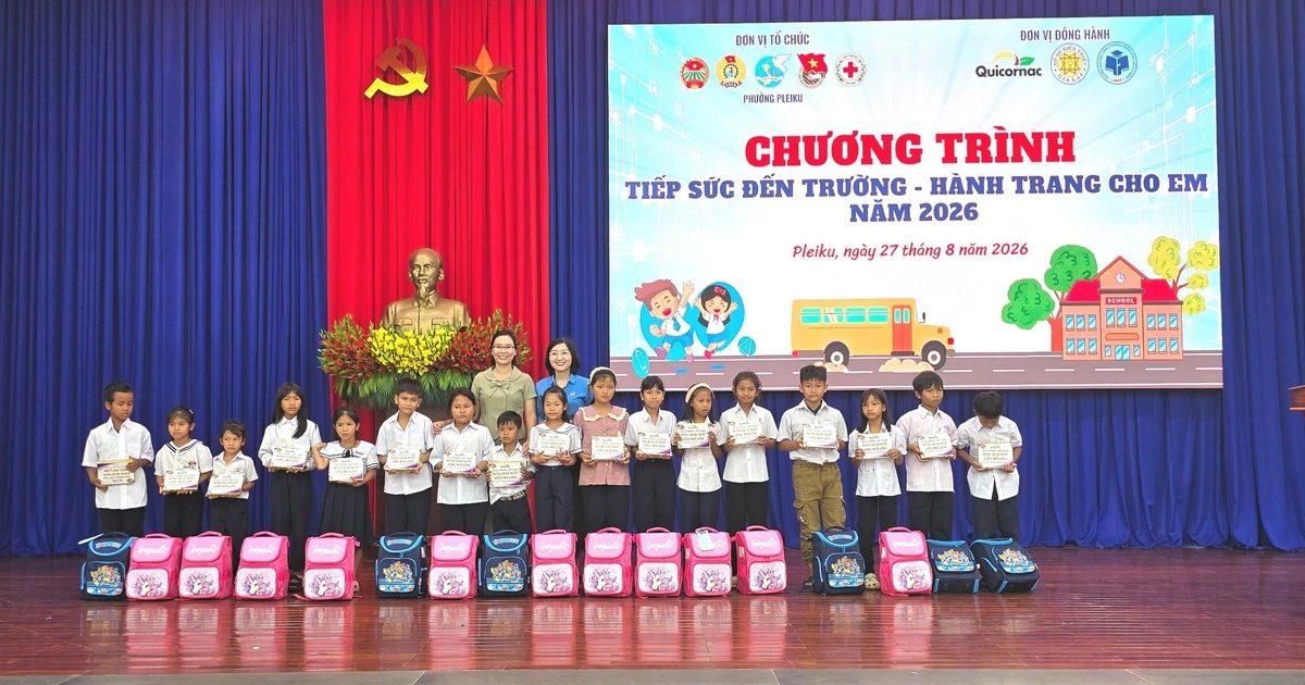 Các chương trình học bổng tiếp sức học sinh khó khăn bước vào năm học mới