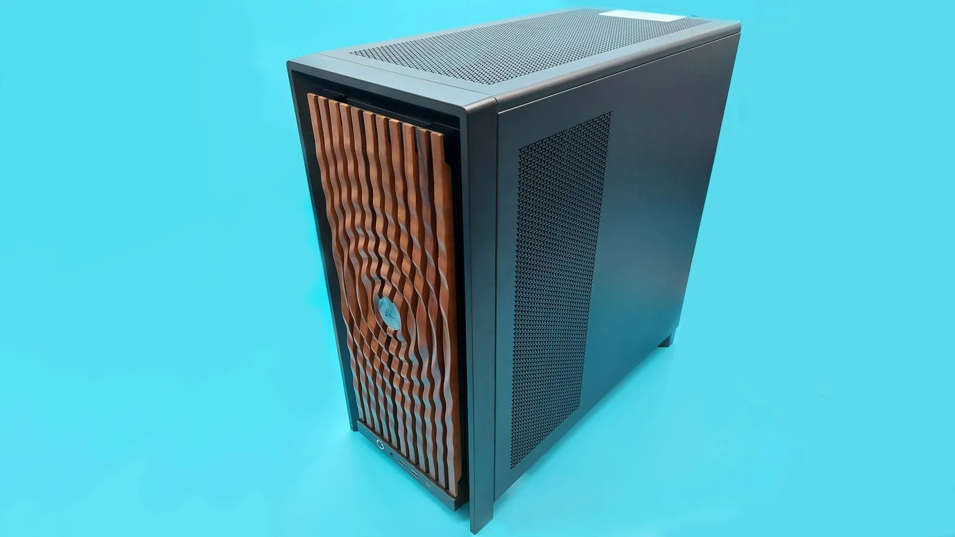 Vỏ case tùy chỉnh PC: Corsair FRAME 4000X hay chờ các mẫu DeepCool mới?