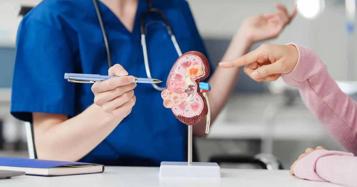 Bệnh thận âm thầm phát triển: 5 dấu hiệu cảnh báo ngoài thận