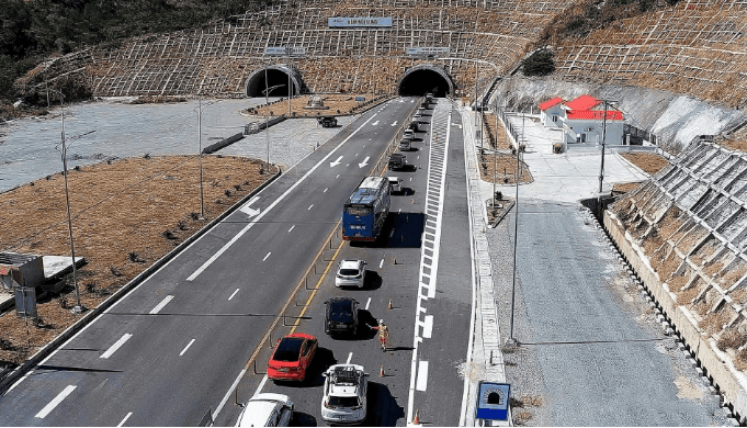 Việt Nam tăng tốc hoàn thiện loạt công trình giao thông trọng điểm