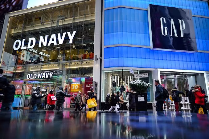 Lacoste, Gap và Nike: Tái sinh hay lụi tàn trước thế hệ mới?