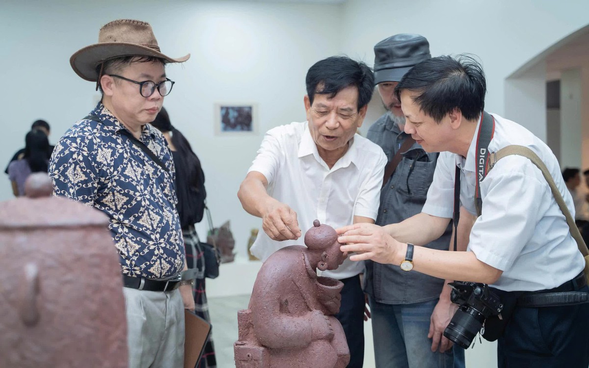 Nghệ nhân Nguyễn Lưu đưa hơi thở Tây Bắc vào gốm Bát Tràng