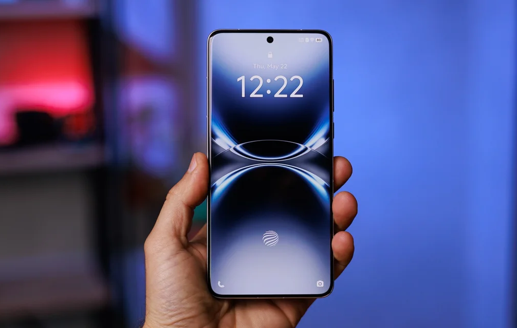 Pin 10.000-15.000mAh: chiến trường mới của smartphone tầm trung