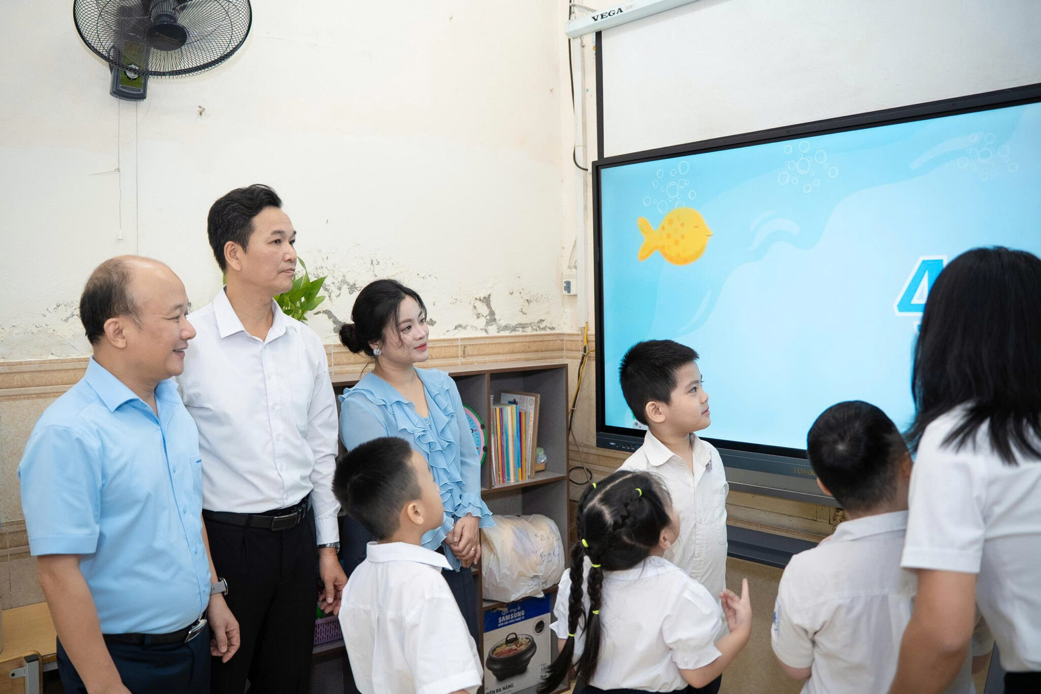 Các chương trình từ thiện giáo dục đang thay đổi lớp học vùng xa