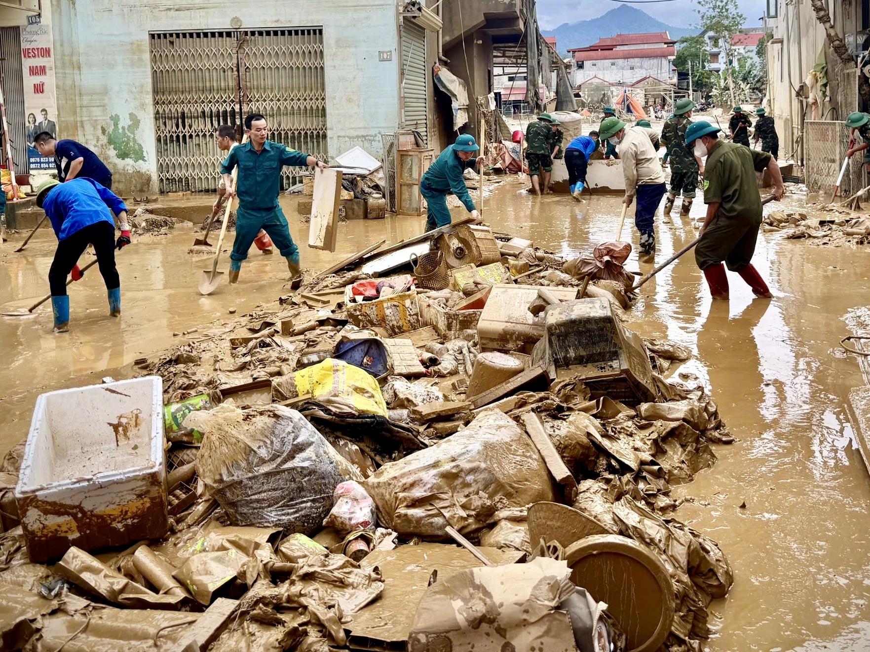 Sau lũ lụt: Những bước phải làm ngay để nhà an toàn trở lại