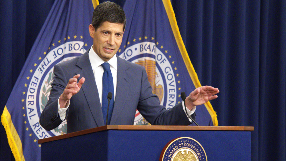 Chủ tịch Fed Kevin Warsh cảnh báo tăng lãi suất