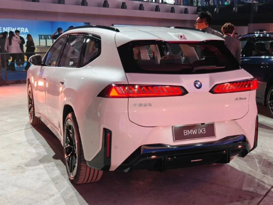 BMW iX3 L gây sốt: khi khách dám đặt xe điện chỉ qua hình ảnh