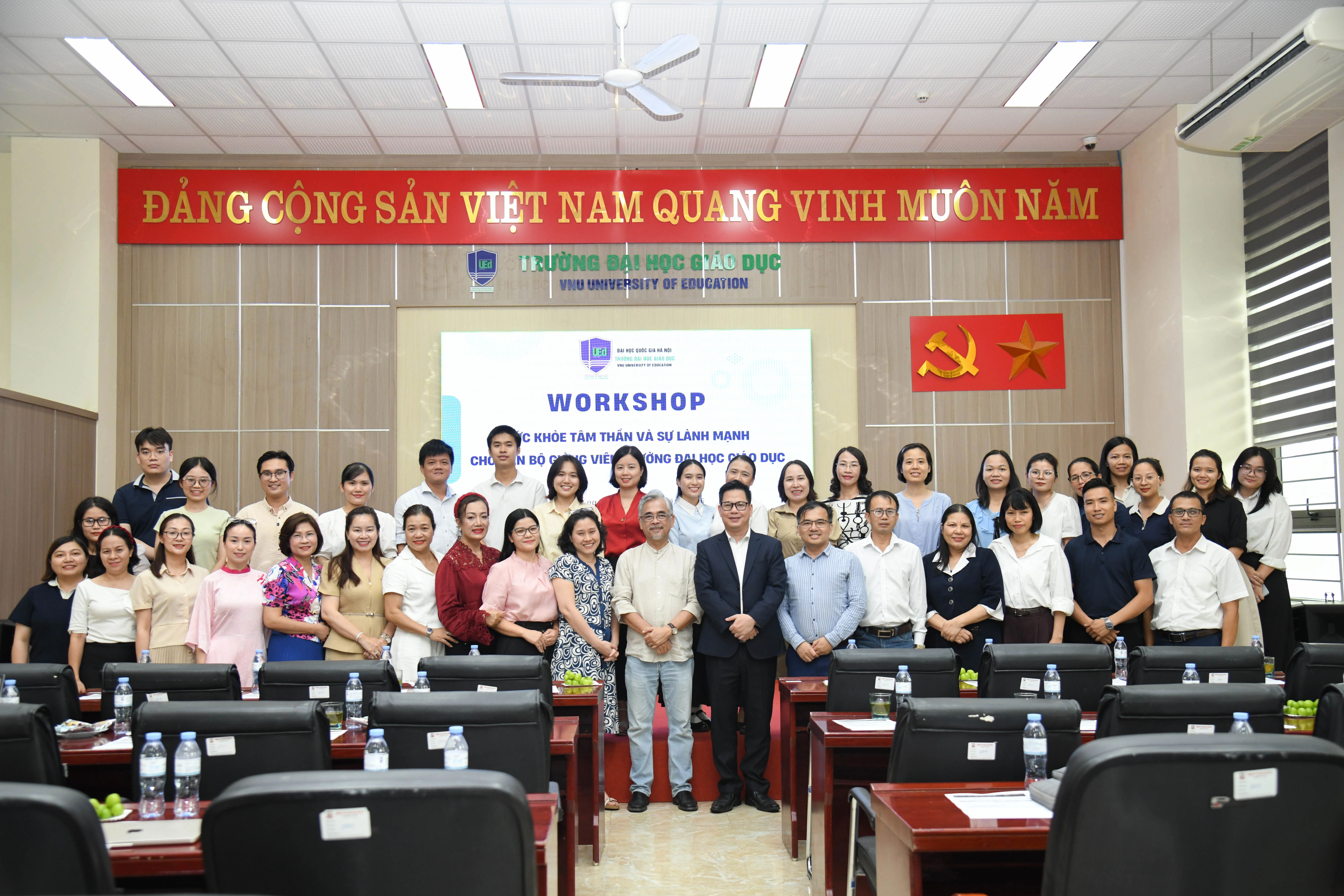 Các mô hình mới về sức khỏe tâm thần ở trường học và công sở
