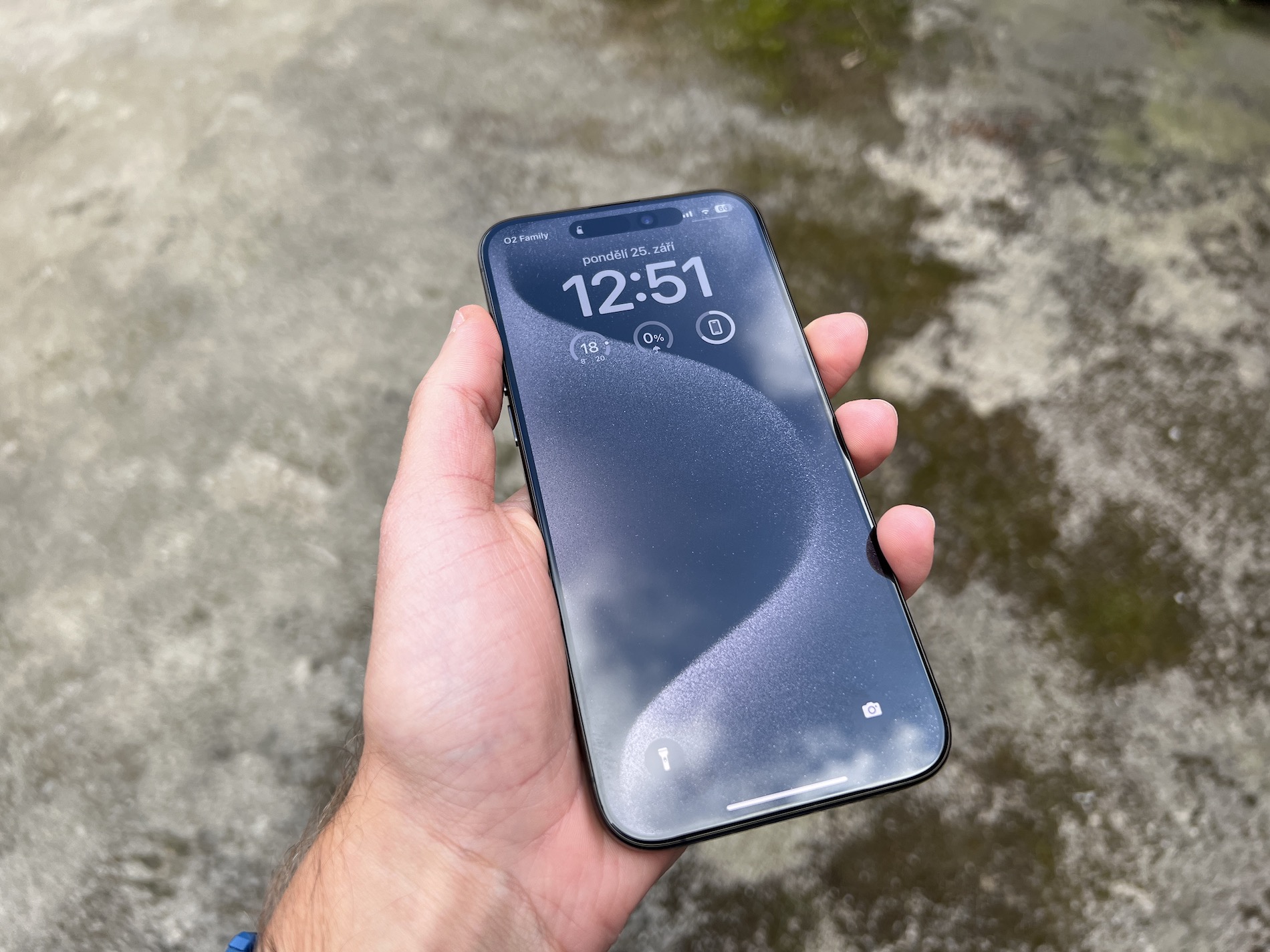Smartphone flagship thay thế console: iPhone 17 Pro Max đấu Poco F9 Ultra