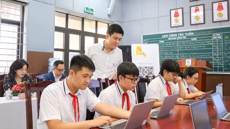 Mức đóng BHYT học sinh: nên coi là khoản bắt buộc thông minh