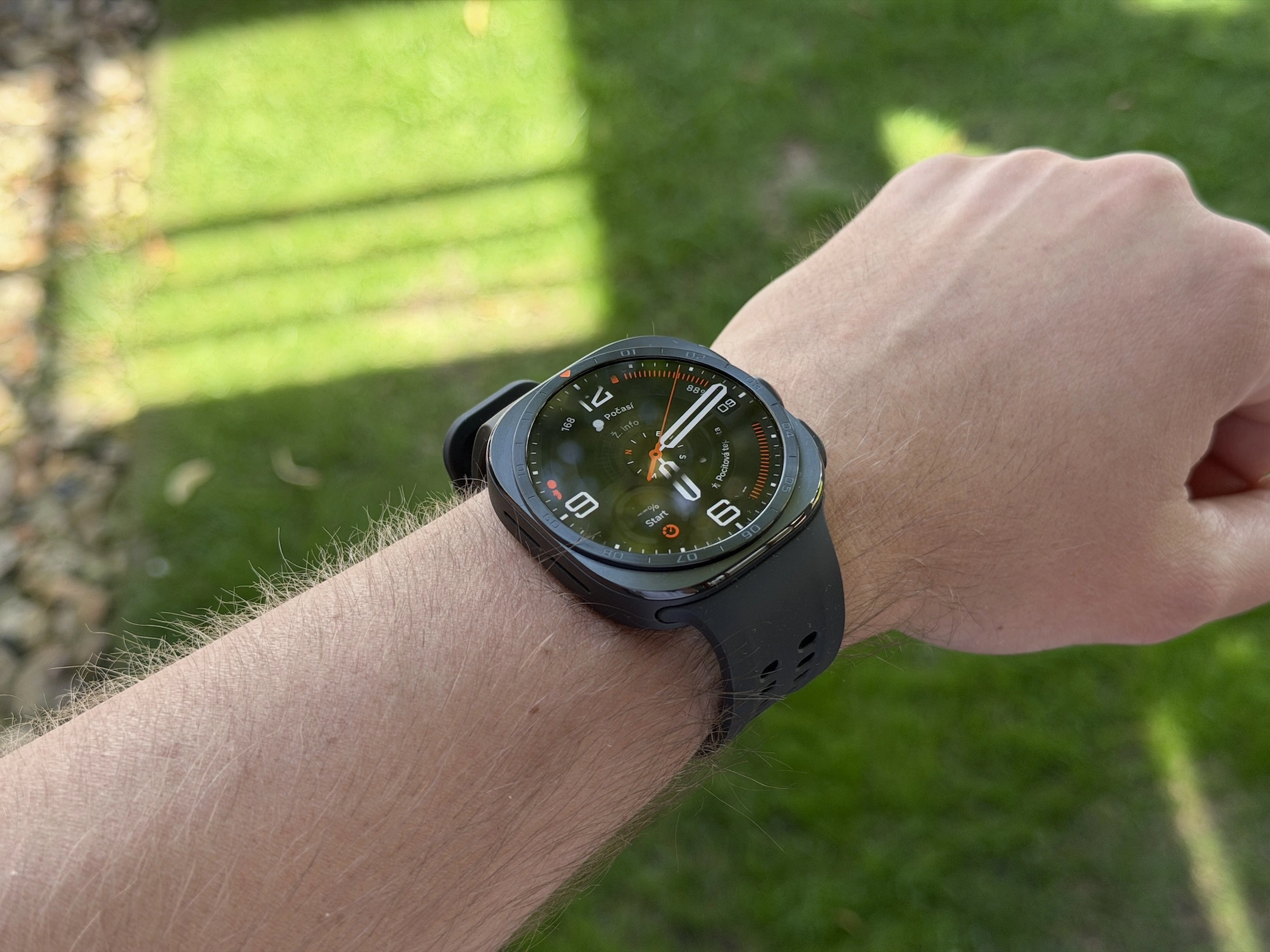 Samsung Galaxy Watch 9 vs Watch Ultra2: Nâng cấp sức khỏe nào đáng tiền?