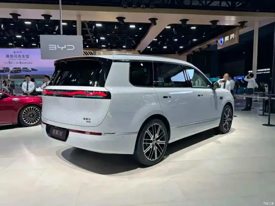 BYD Sealion 08: SUV hybrid điện tham vọng tầm 1000km