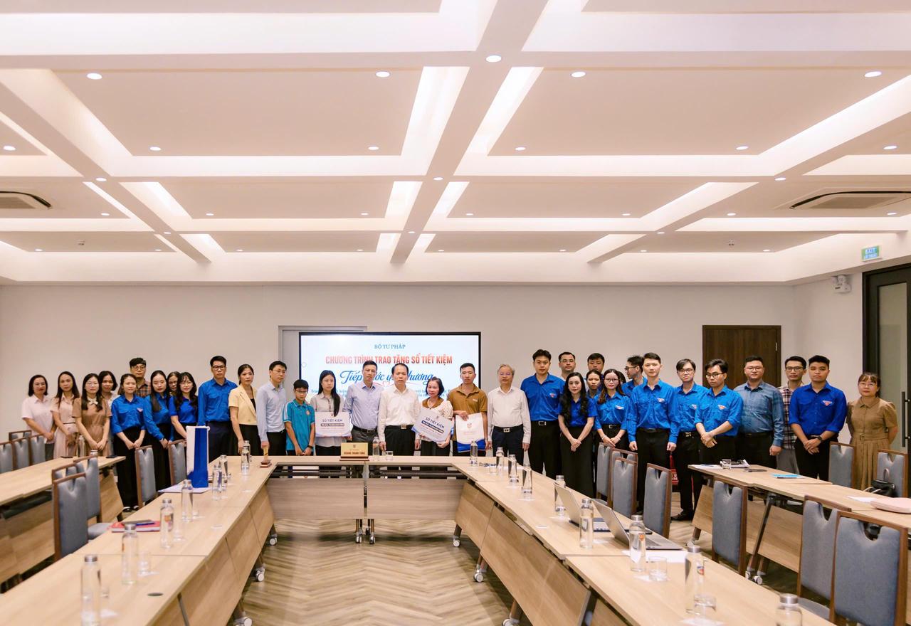 Điểm tựa cộng đồng nâng bước trẻ yếu thế đến trường