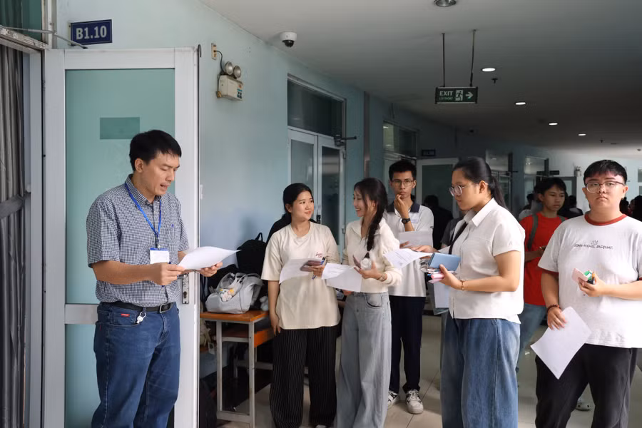 Kỹ năng nào quan trọng hơn điểm số để con thành công?