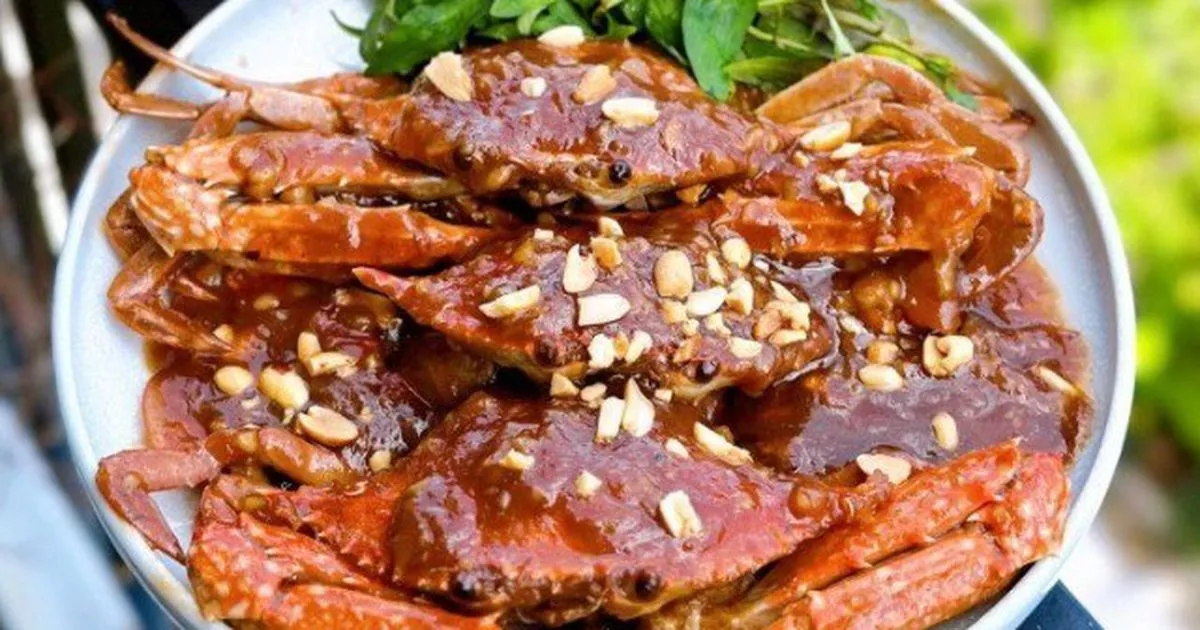 Bữa cơm ngày lễ với 5 món hải sản và thịt gà dễ làm