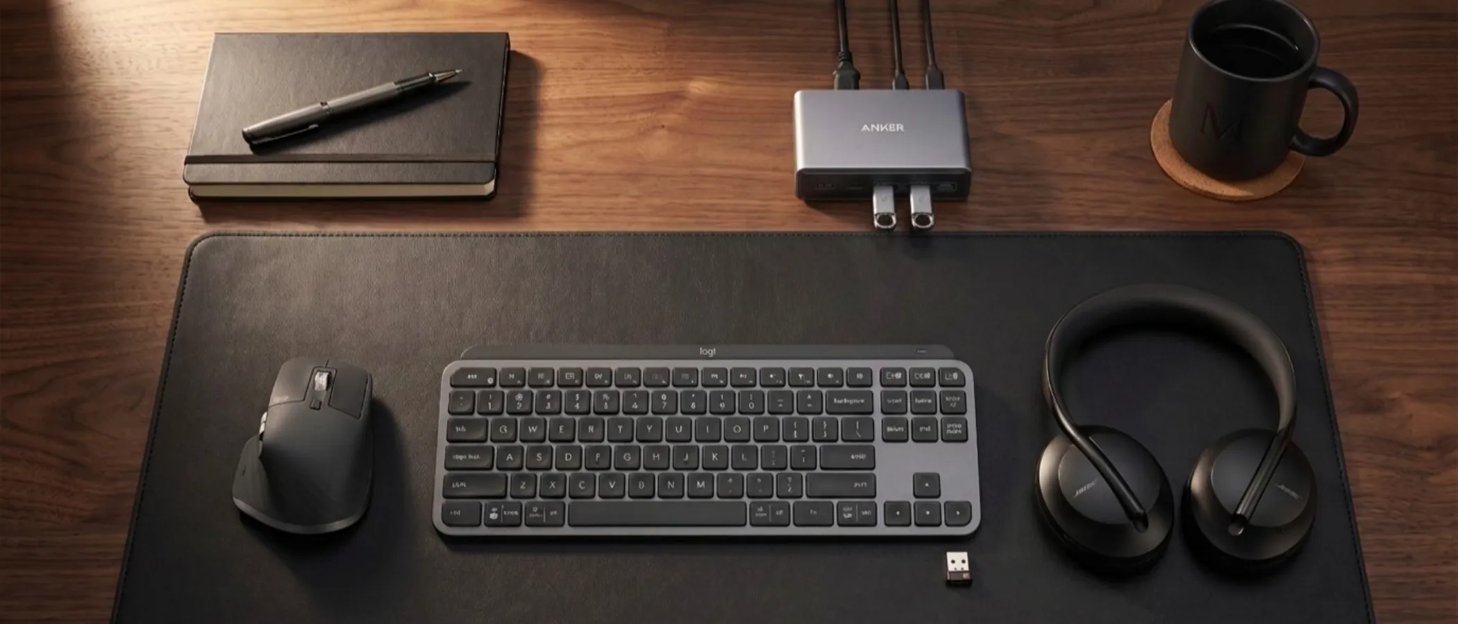8 phụ kiện bàn làm việc đáng đầu tư cho setup sáng tạo