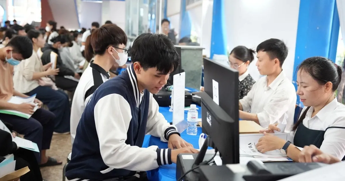 Kỹ năng nào quan trọng hơn điểm số để con thành công?