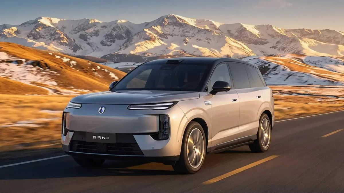BYD Sealion 08 và Denza N8: màn hình khổng lồ, tầm gần 1000 km