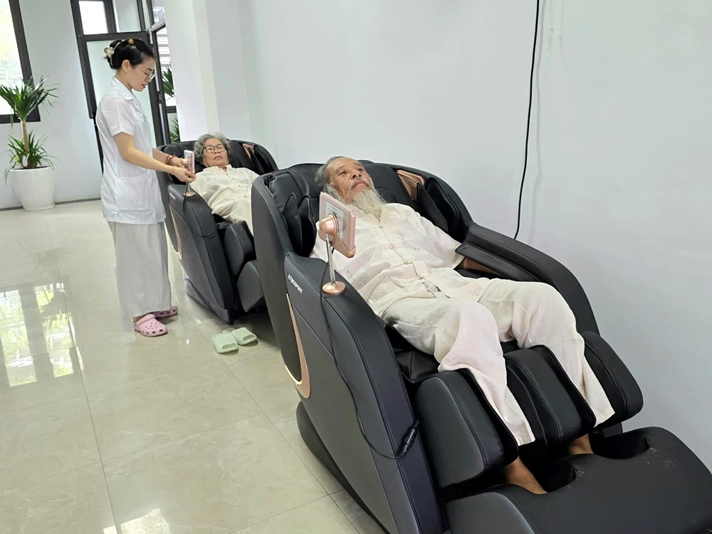 Mô hình chăm sóc ban ngày: chìa khóa mở kinh tế bạc và giữ người cao tuổi trong lòng gia đình