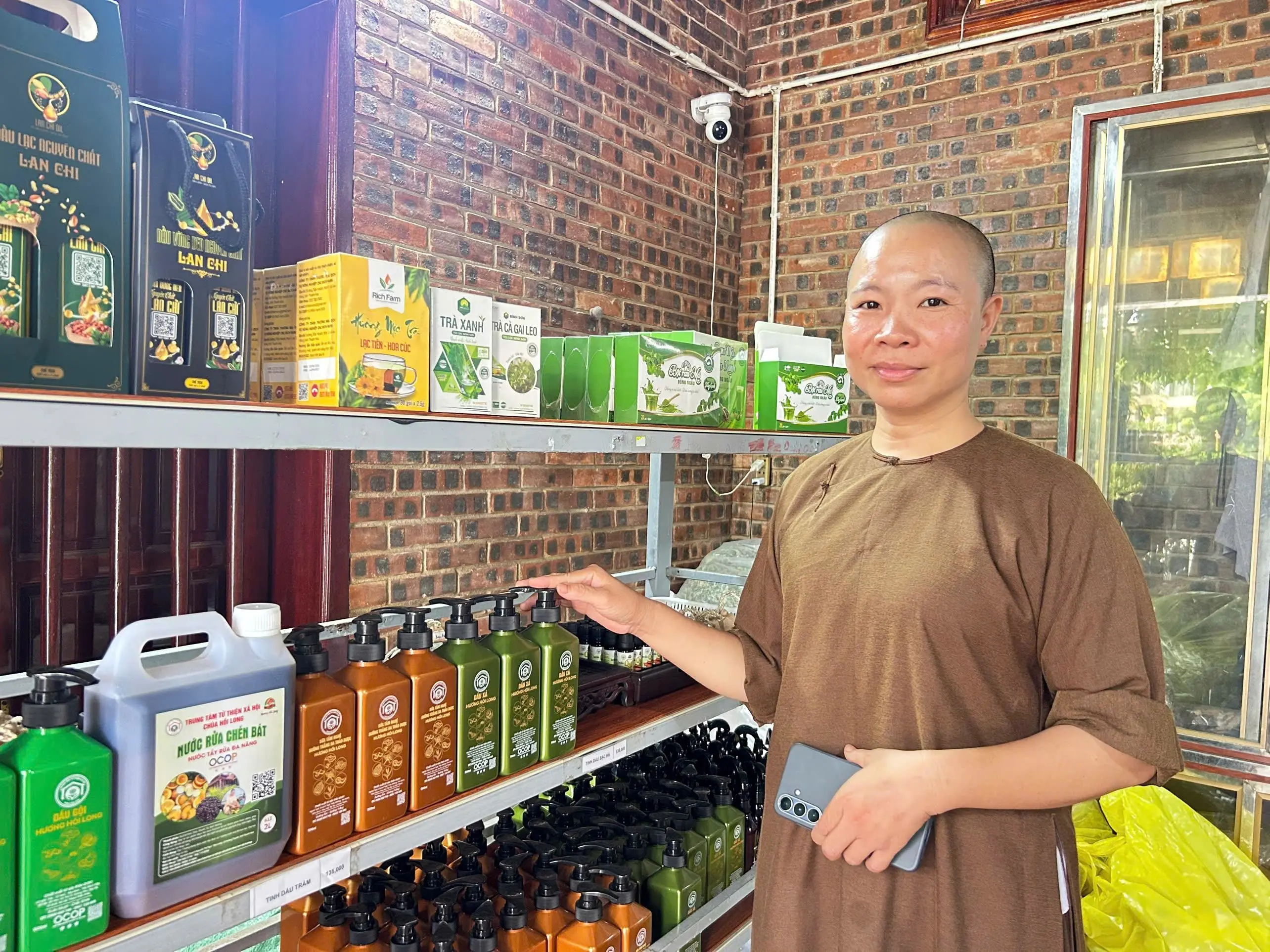 Dầu gội và kem ủ tóc made in Vietnam: Giải pháp kiểm soát xơ rối và phục hồi tóc hiệu quả