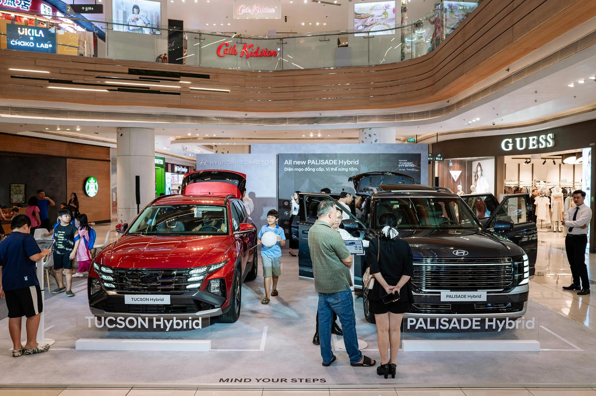 Thị trường ô tô tháng 8: Hybrid, EV và EREV cùng bùng nổ